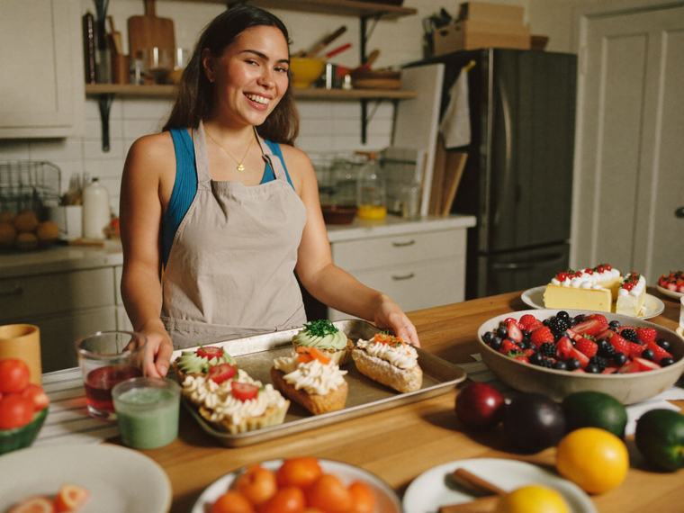 Emprendedora de repostería que vende sus postres por catálogo con Mallbrick